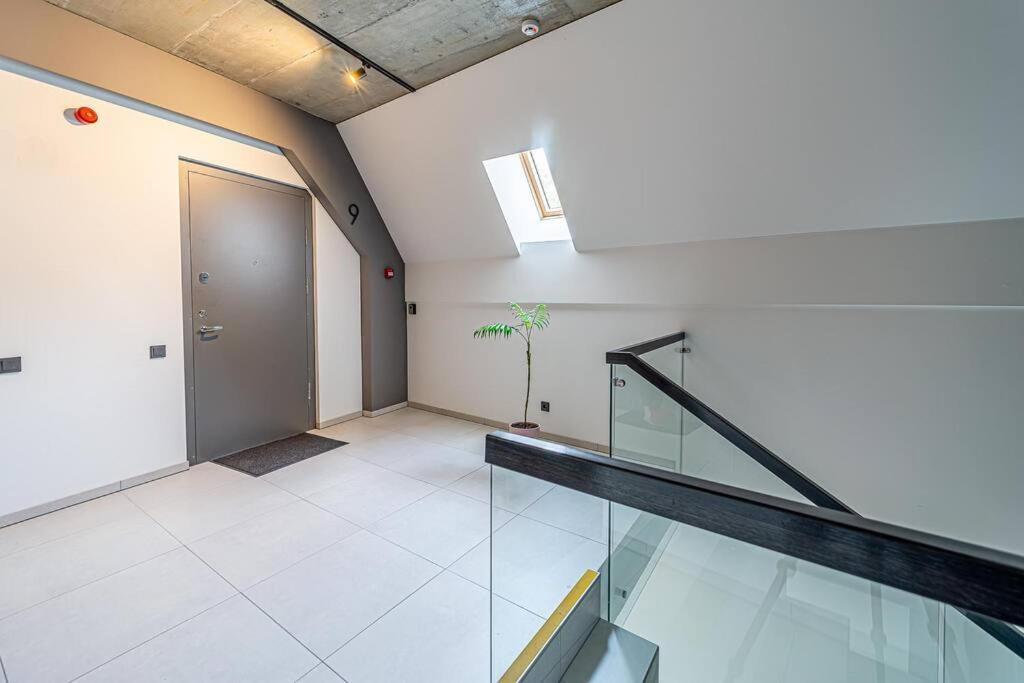 Sky Apartment With Free Parking And Balcony & Ac Kaunas Eksteriør bilde