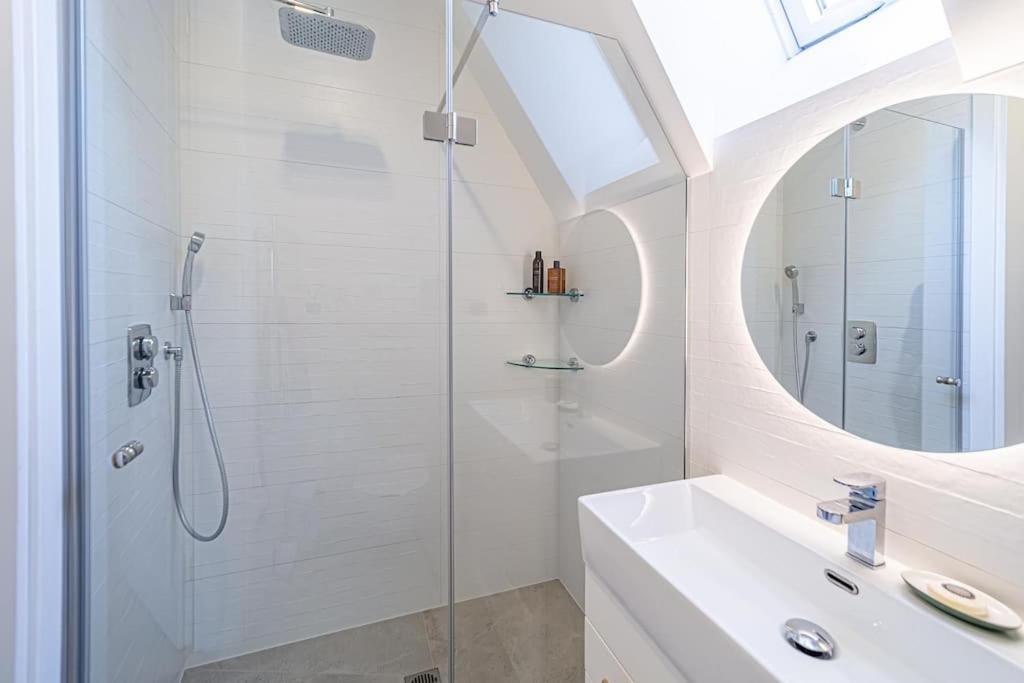Sky Apartment With Free Parking And Balcony & Ac Kaunas Eksteriør bilde
