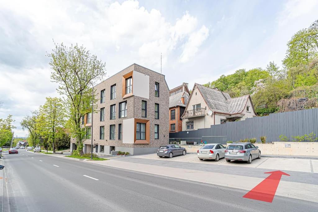 Sky Apartment With Free Parking And Balcony & Ac Kaunas Eksteriør bilde