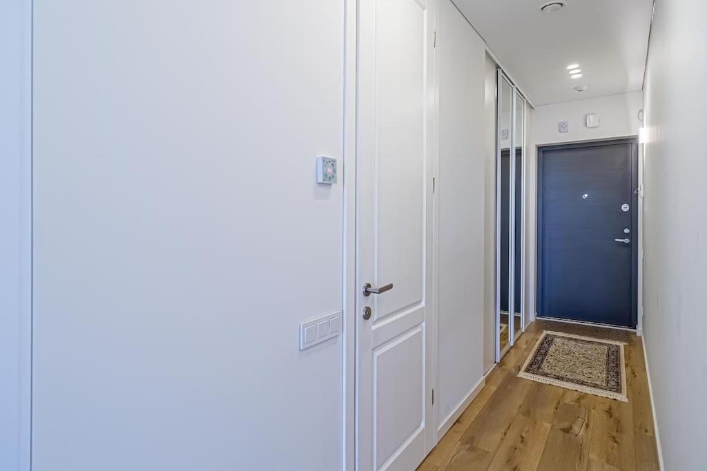 Sky Apartment With Free Parking And Balcony & Ac Kaunas Eksteriør bilde